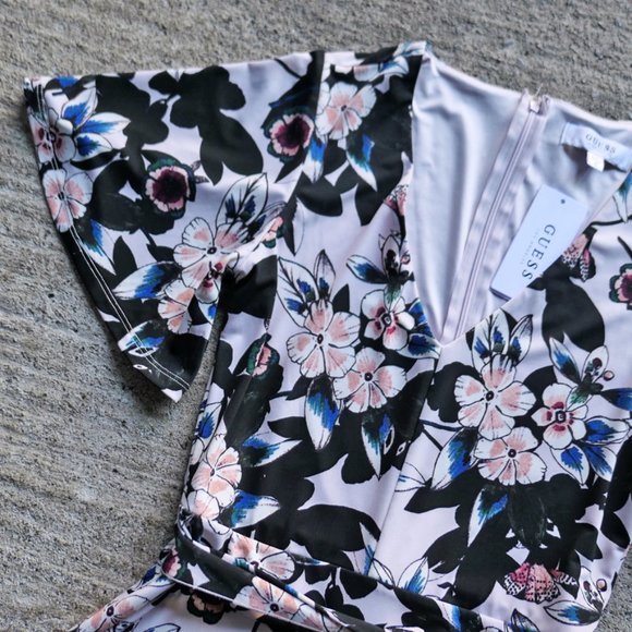guess ∙ mariah deep v floral romper - Picture 3 of 11